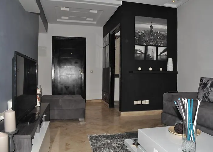 Val Fleuri Apartment With Balcony, Casablanca